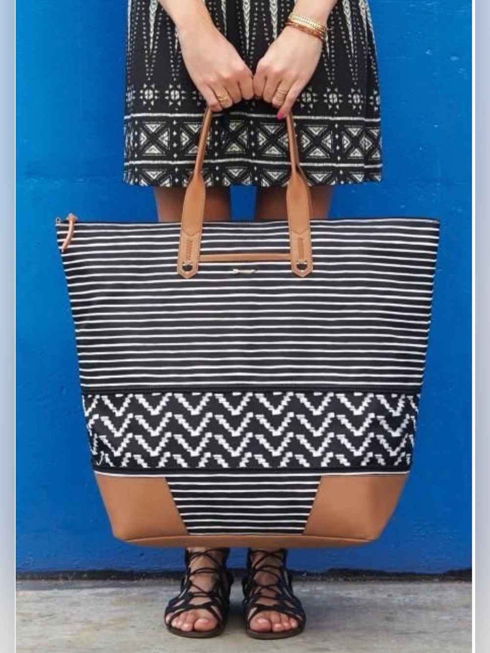 Stella & Dot Getaway Travel Weekender Duffel Bag Black White Stripe Expandable